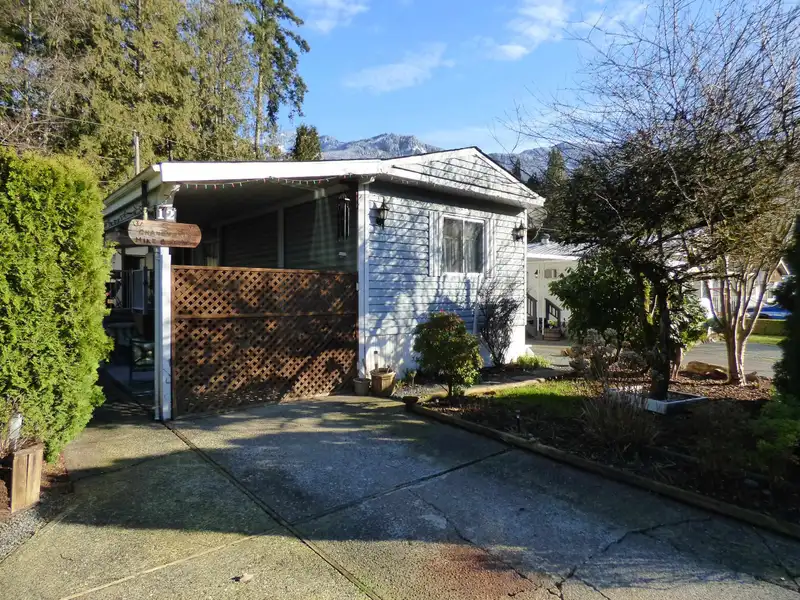 12 52324 YALE ROAD - photo 1 of 34