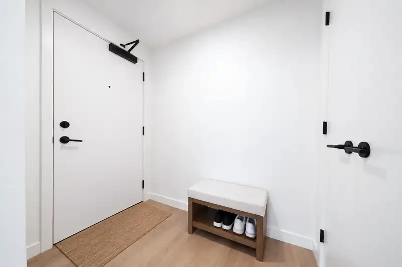 2410 10448 UNIVERSITY DRIVE - photo 4 of 37
