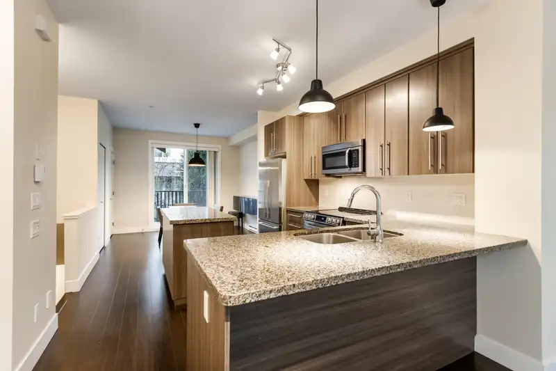 76 8250 209B STREET - photo 4 of 40