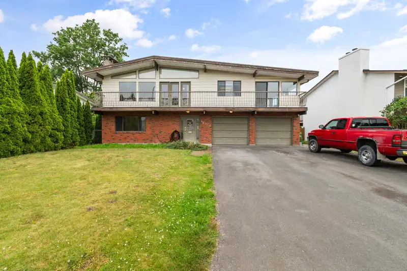 45279 LENORA CRESCENT - photo 2 of 33