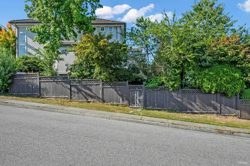 1601 PINETREE WAY - photo 3 of 39