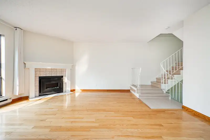 10570 HOLLY PARK LANE - photo 2 of 34