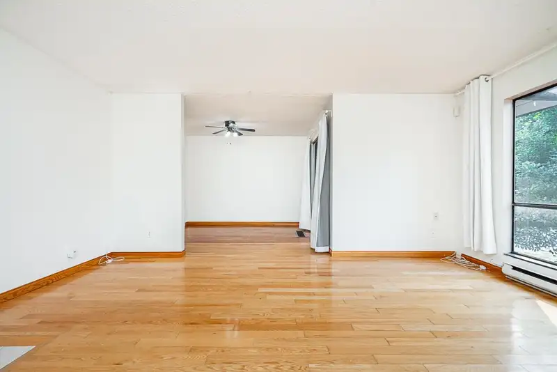 10570 HOLLY PARK LANE - photo 4 of 34