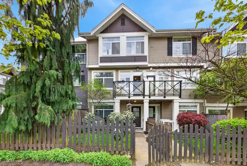 14 14377 60 AVENUE - photo 4 of 5