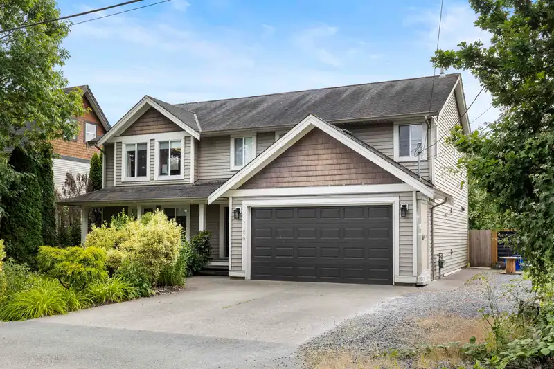 21670 MAXWELL CRESCENT - photo 2 of 40