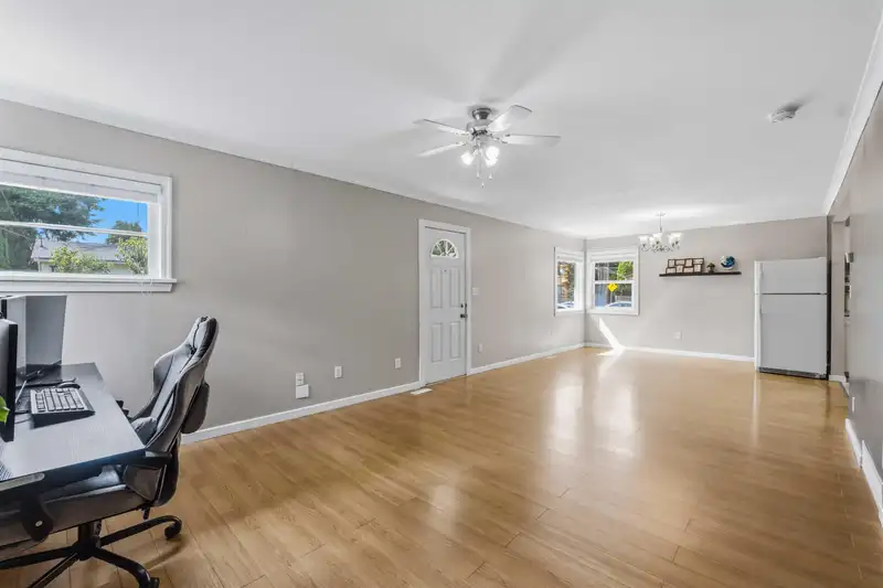 2304 MOULDSTADE ROAD - photo 3 of 26