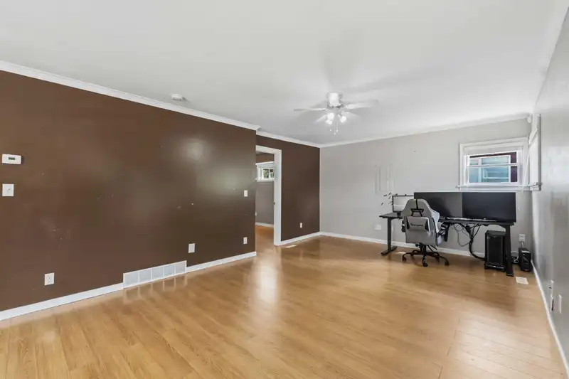 2304 MOULDSTADE ROAD - photo 4 of 26