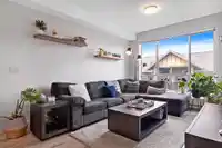 410 5638 201A STREET - thumbnail 1