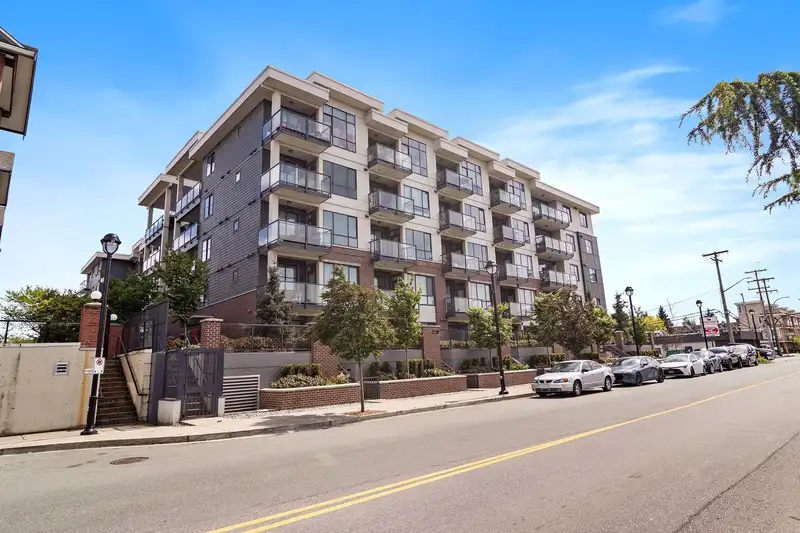 410 5638 201A STREET - photo 2 of 26