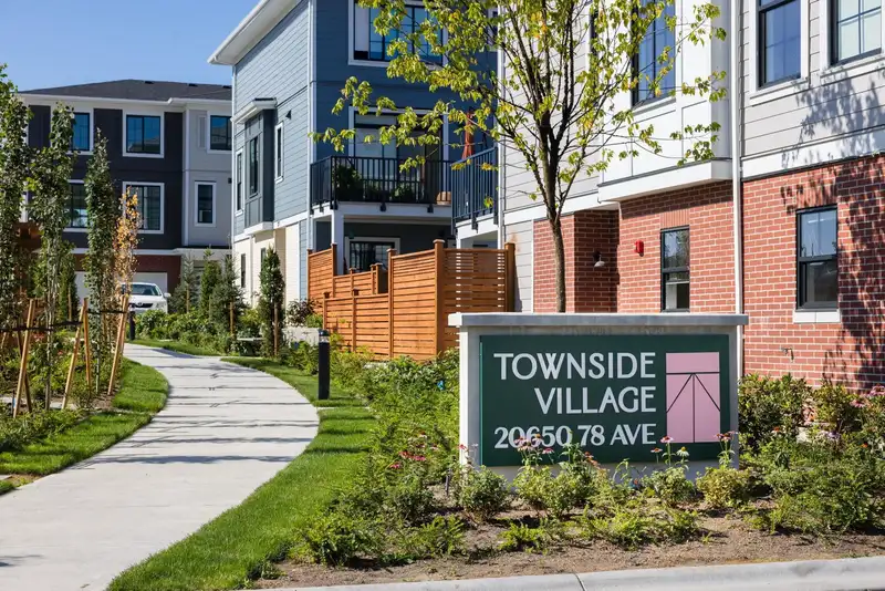 39 20650 78 AVENUE - photo 1 of 1