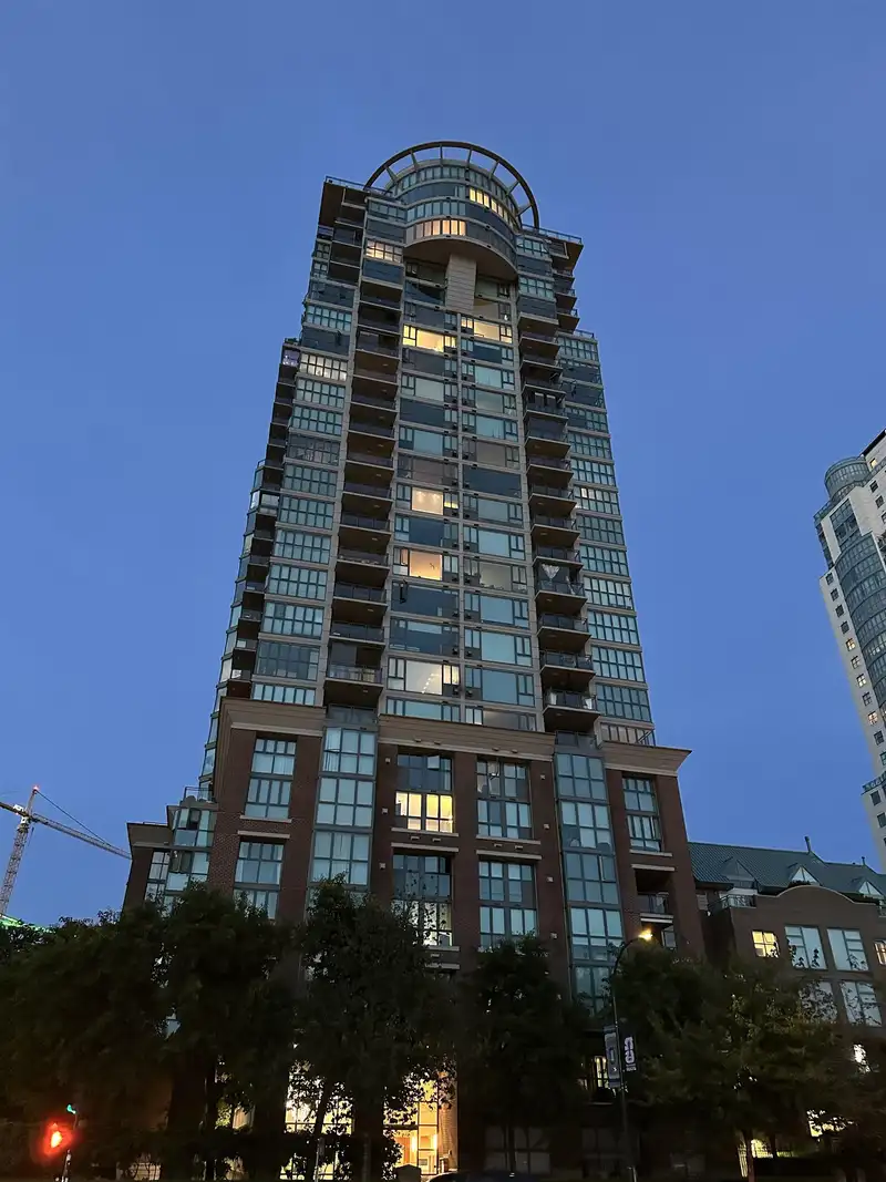 307 1128 QUEBEC STREET - photo 1 of 17
