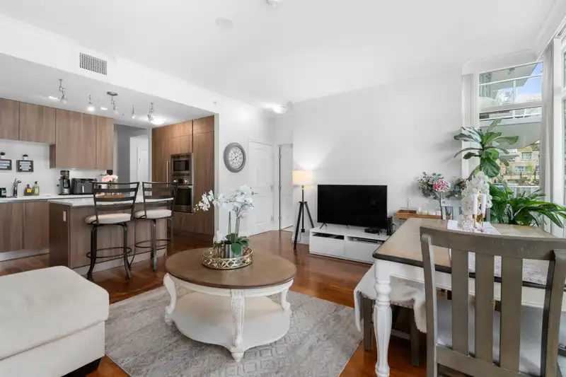 204 175 VICTORY SHIP WAY - photo 4 of 39