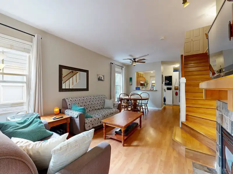 227 15 SIXTH AVENUE - photo 2 of 40