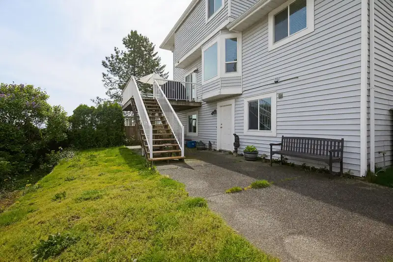 2165 TOWER COURT - photo 4 of 32