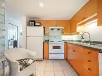 321 1228 MARINASIDE CRESCENT - thumbnail 11