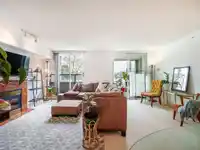 321 1228 MARINASIDE CRESCENT - thumbnail 5