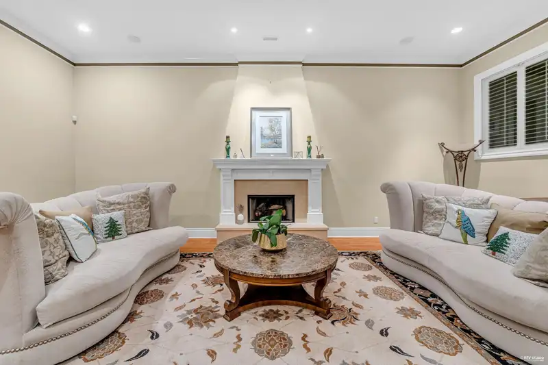 2398 CONSTANTINE PLACE - photo 4 of 40