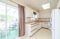 5489 MAPLE CRESCENT - thumbnail 11