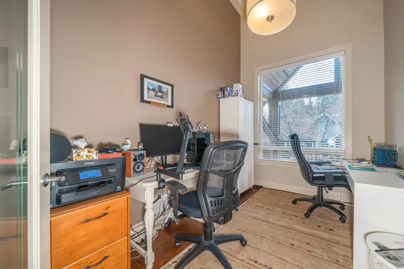 1353 HAMES CRESCENT - photo 4 of 37