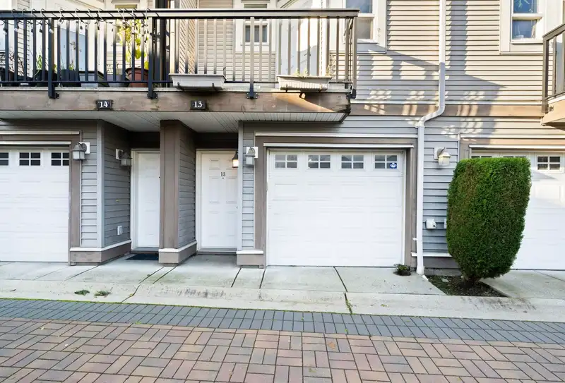 13 22788 WESTMINSTER HIGHWAY - photo 4 of 36