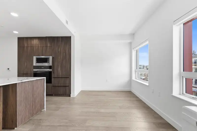 305 3590 W 39TH AVENUE - photo 3 of 25