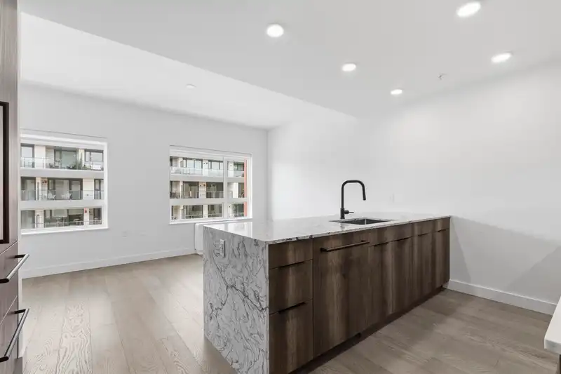 305 3590 W 39TH AVENUE - photo 4 of 25