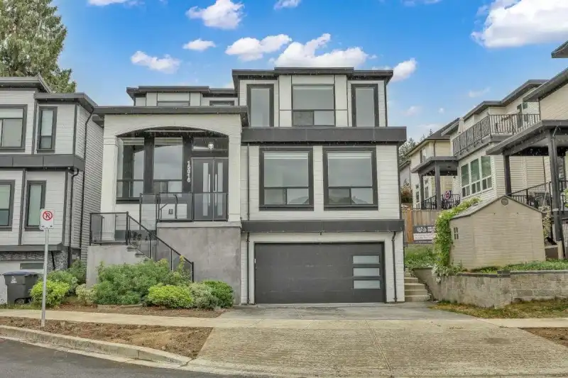 15016 62B AVENUE - photo 1 of 40