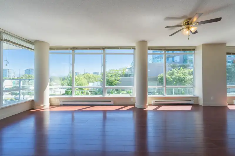 603 8280 LANSDOWNE ROAD - photo 1 of 14