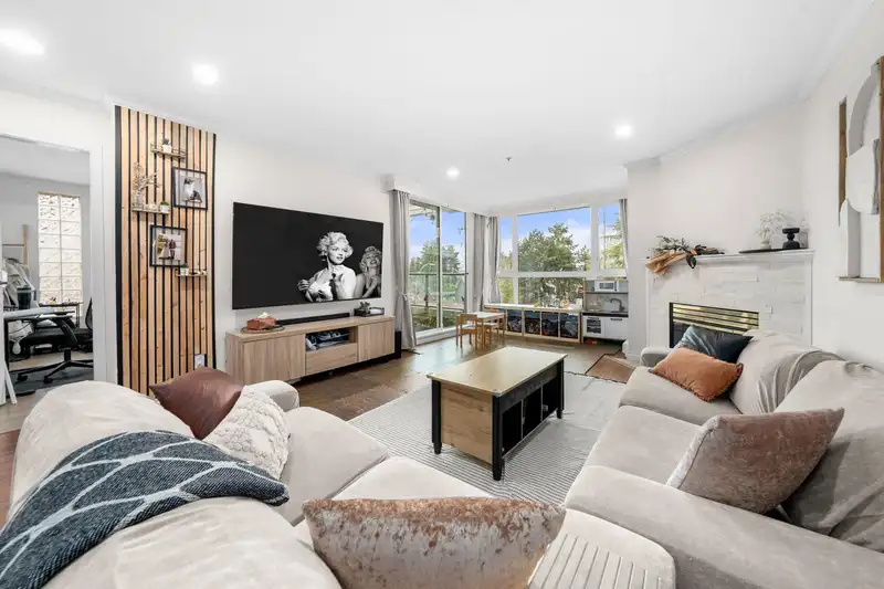 305 1318 W 6TH AVENUE - photo 1 of 40