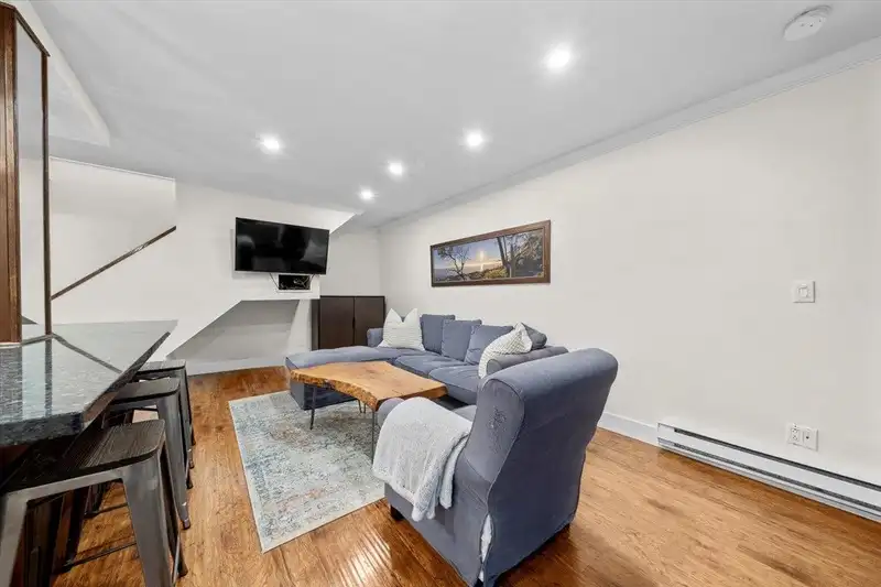 44 1240 FALCON DRIVE - photo 3 of 40