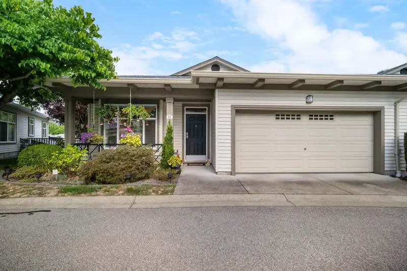 27 15188 62A AVENUE - photo 1 of 32