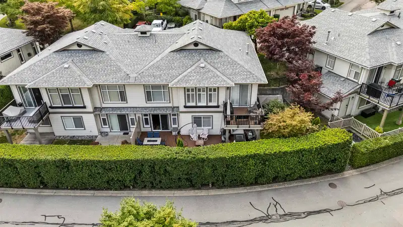 27 15188 62A AVENUE - photo 2 of 32