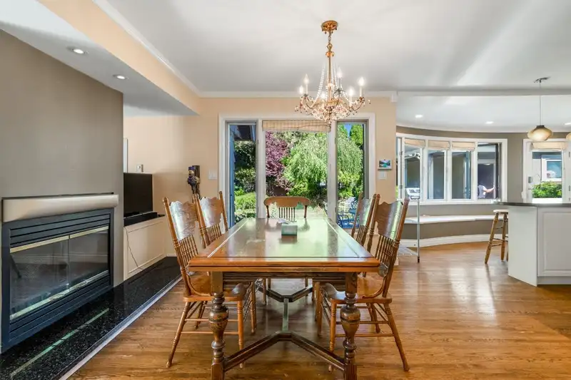 1545 W 49TH AVENUE - photo 4 of 32