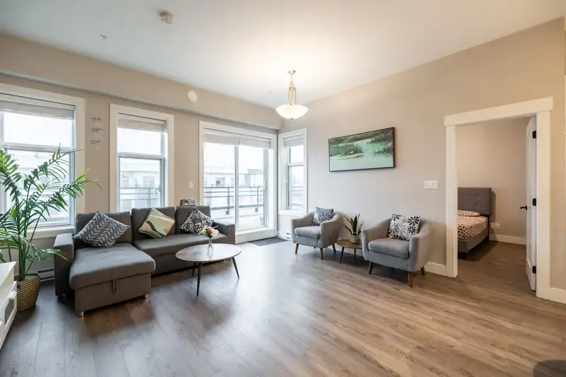 A602 20838 78B AVENUE - photo 2 of 34