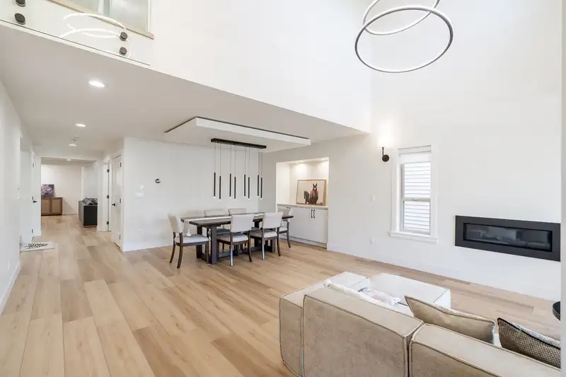 238 PHILLIPS STREET - photo 3 of 20