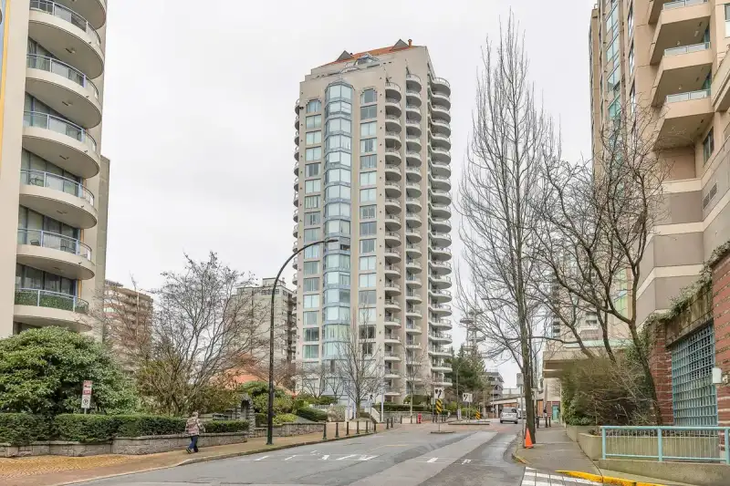 1904 719 PRINCESS STREET - photo 1 of 40