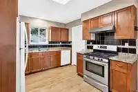 21598 SPRING AVENUE - thumbnail 12