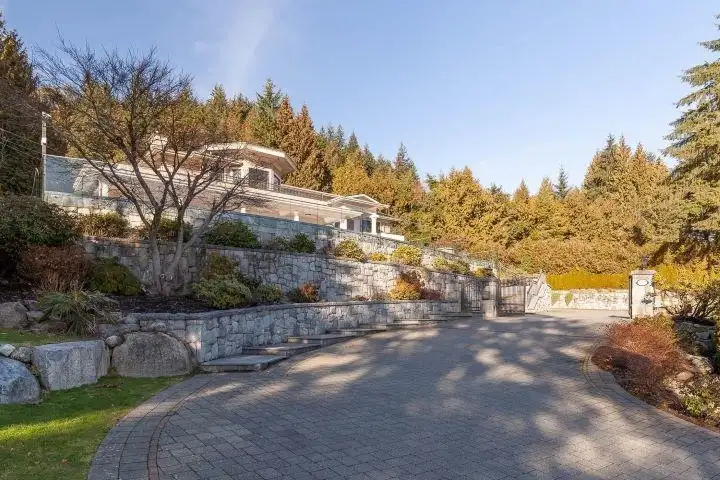 1167 EYREMOUNT DRIVE - photo 3 of 38