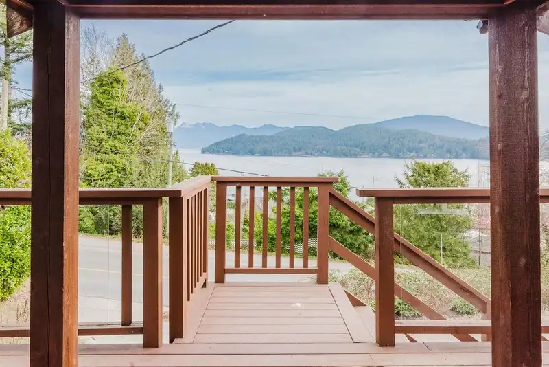 591 GIBSONS WAY - photo 1 of 32
