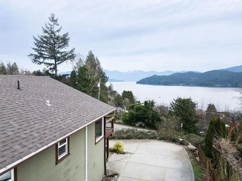 591 GIBSONS WAY - photo 4 of 32