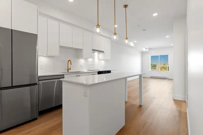 202 20286 72B AVENUE - photo 4 of 11