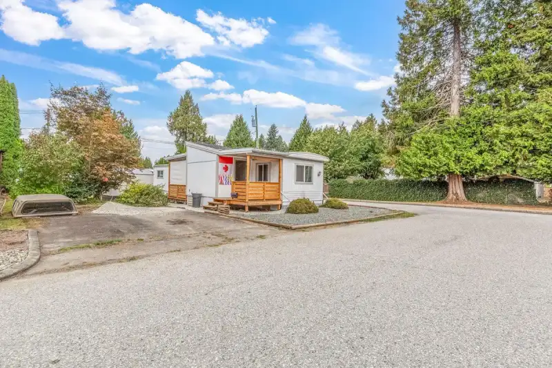 32 21163 LOUGHEED HIGHWAY - photo 1 of 25