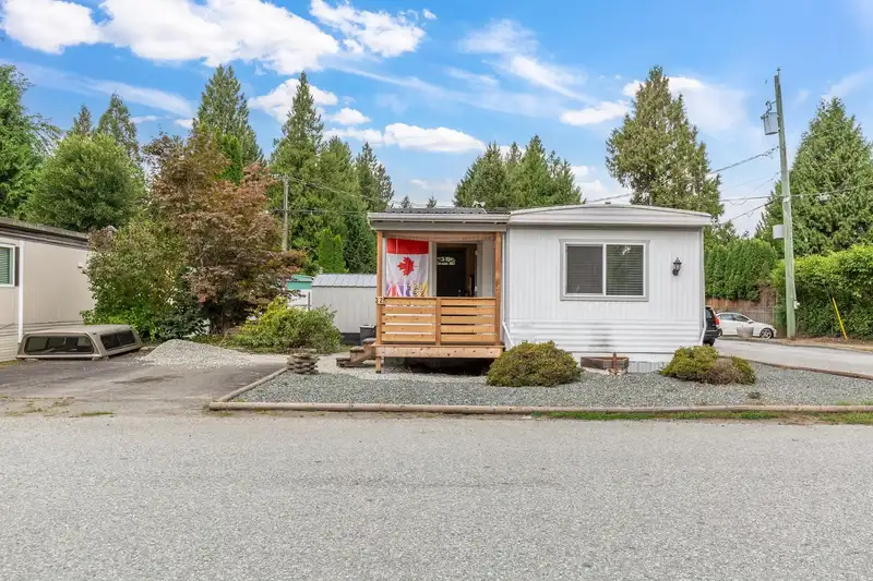 32 21163 LOUGHEED HIGHWAY - photo 3 of 25