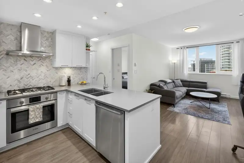 2101 520 COMO LAKE AVENUE - photo 1 of 31