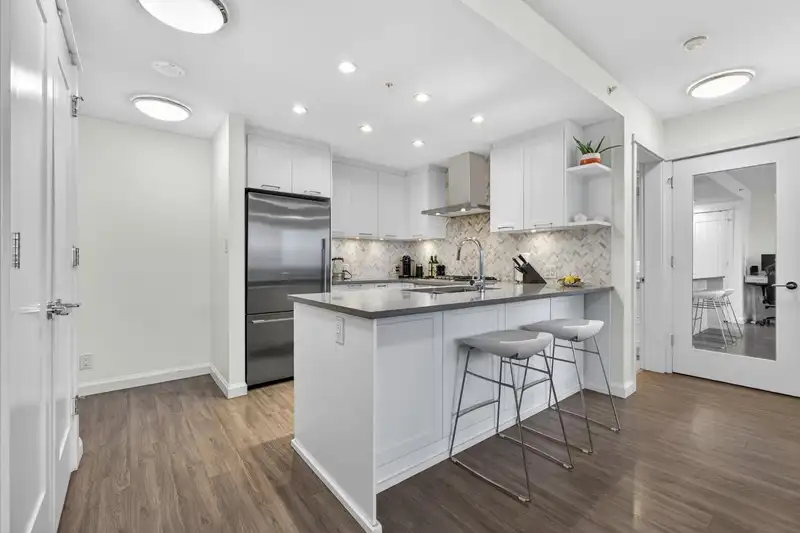 2101 520 COMO LAKE AVENUE - photo 3 of 31