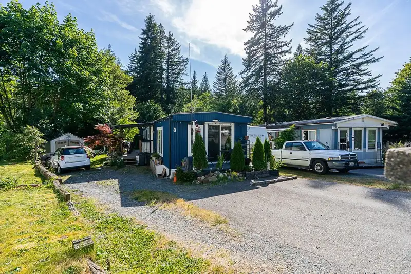 8 2216 LOUGHEED HIGHWAY - photo 2 of 34