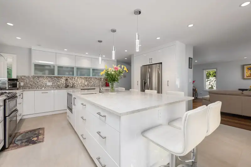 772 REGAL CRESCENT - photo 3 of 40