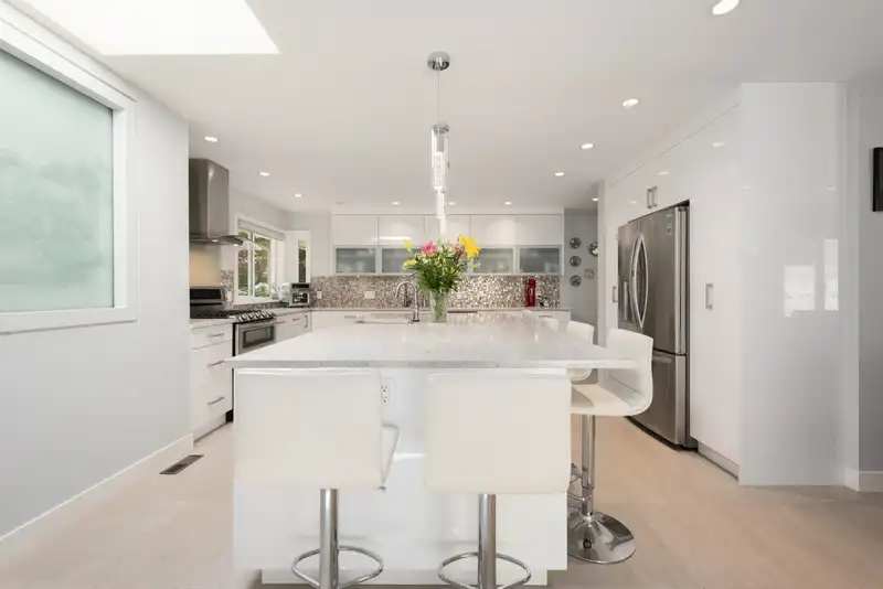772 REGAL CRESCENT - photo 4 of 40