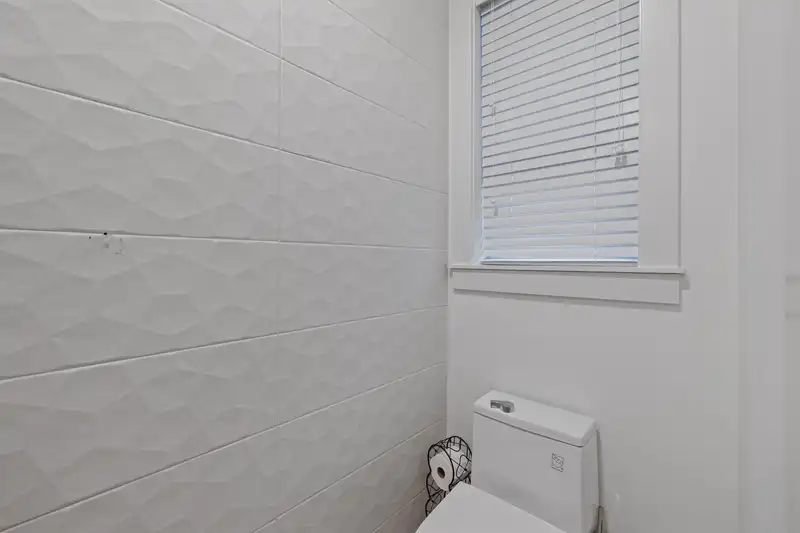 27 19749 55 AVENUE - photo 3 of 31