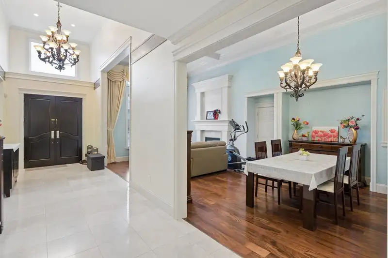 9551 SAUNDERS ROAD - photo 4 of 40